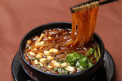 酸辣粉蕾丝视频污污版