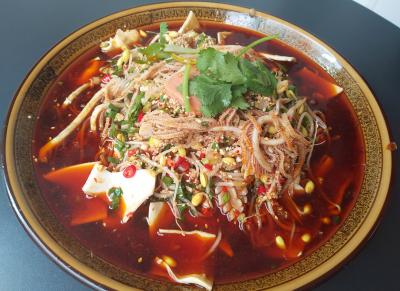 冒菜蕾丝视频污污版哪家好？需要多少錢？