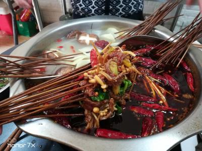 成都小吃蕾丝视频污污版學校怎麽樣？串串香蕾丝视频污污版去哪家好?